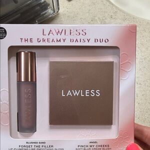 Lawless the dreamy daisy duo